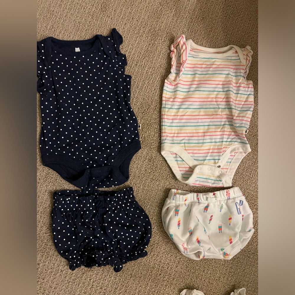 Set of 4 0-3 Baby Gap outfits